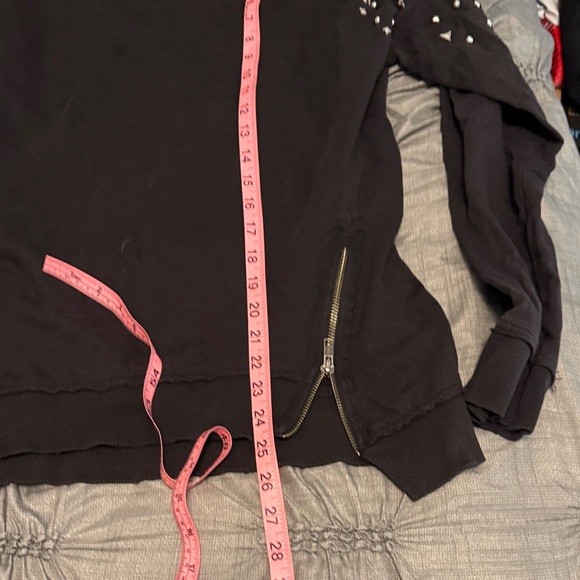 Joe's Jeans Black Stud-Trim Pullover Sweatshirt GUC B21 - Picture 6 of 7